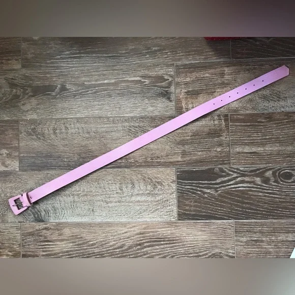 Pink faux alligator belt - Picture 8 of 11